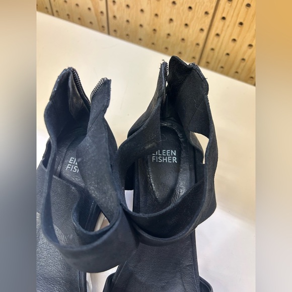 Viv Tumbled Nubuck Wedge Sandal - Picture 3 of 11